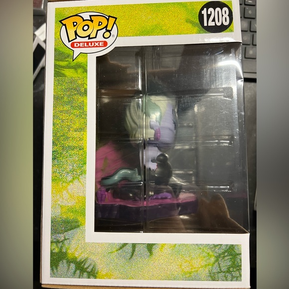 Funko POP Villains Assemble: Ursula with Eels - Picture 5 of 5